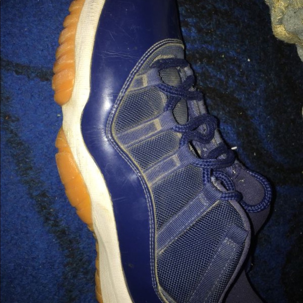 Jordan retro 11 low midnight navy’s